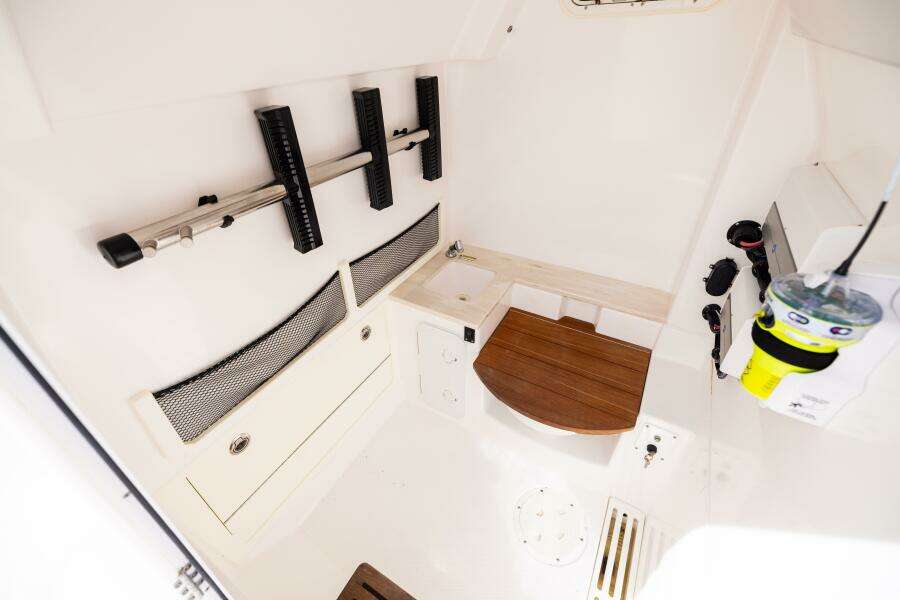 33ft Everglades Yacht For Sale