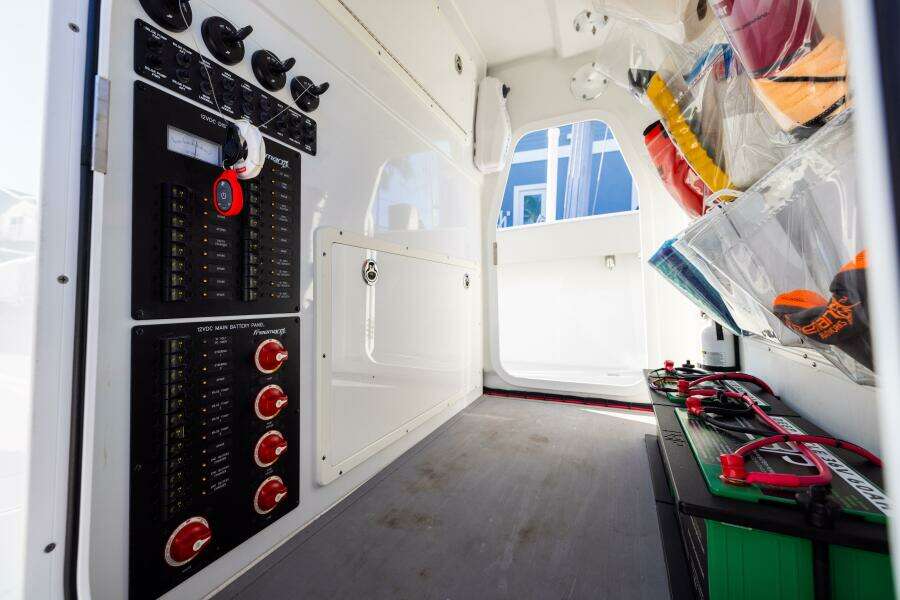 37ft Freeman Yacht For Sale
