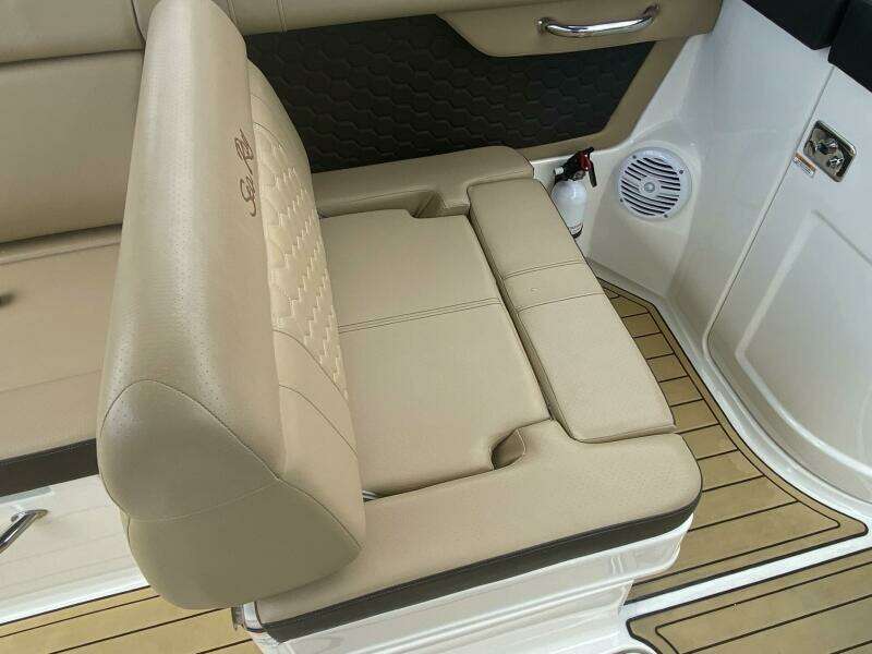 Stow A Way 27ft Sea Ray Yacht For Sale
