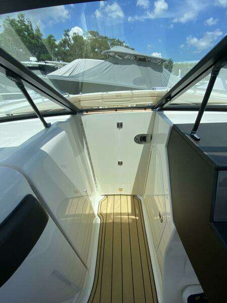 Stow A Way 27ft Sea Ray Yacht For Sale