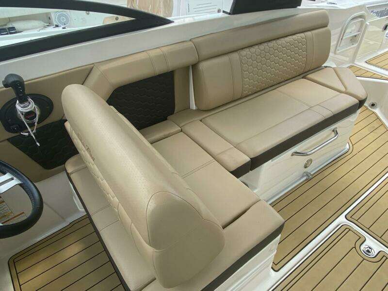 Stow A Way 27ft Sea Ray Yacht For Sale