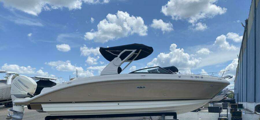 Stow A Way 27ft Sea Ray Yacht For Sale