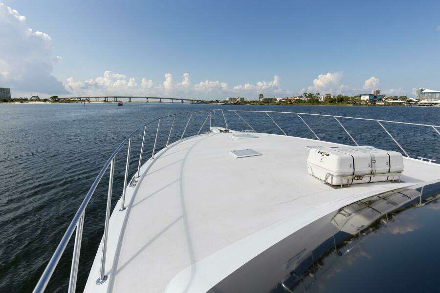 2007 68 Hatteras 68 Enclosed Bridge REFUGE Bow (3)