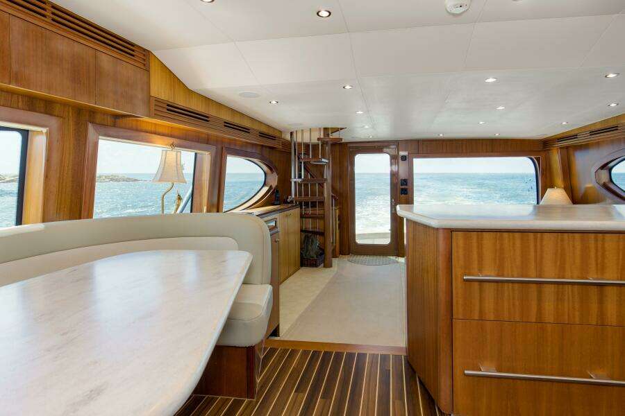 2007 68 Hatteras 68 Enclosed Bridge REFUGE Galley  (6)