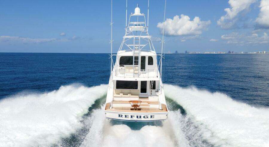 2007 68 Hatteras 68 Enclosed Bridge REFUGE Running Profile (9)