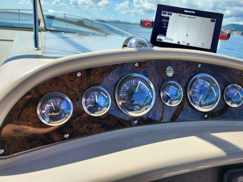 SLAINTE 27ft Sea Ray Yacht For Sale