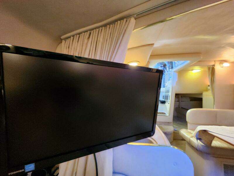 SLAINTE 27ft Sea Ray Yacht For Sale