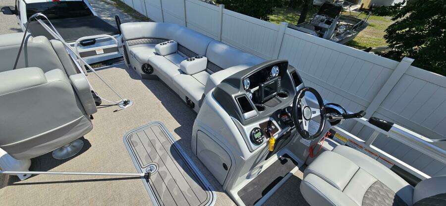 Reata 223 FC 23ft Ranger Yacht For Sale