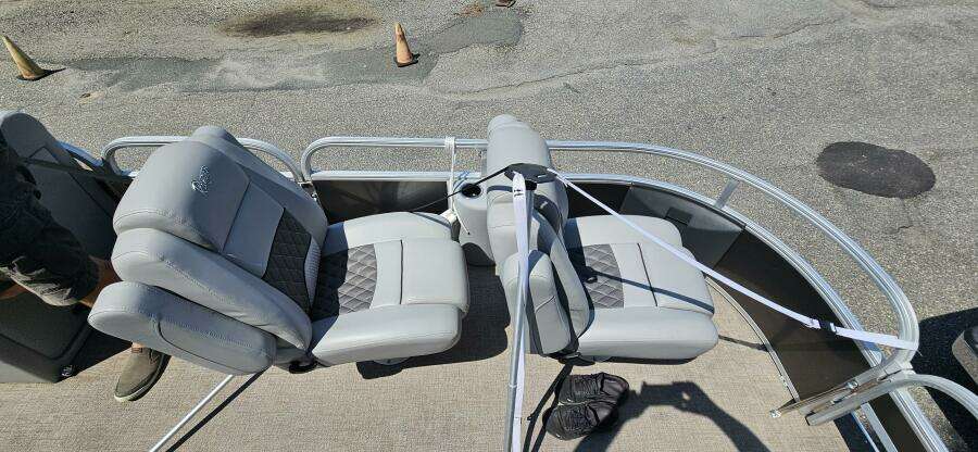 Reata 223 FC 23ft Ranger Yacht For Sale