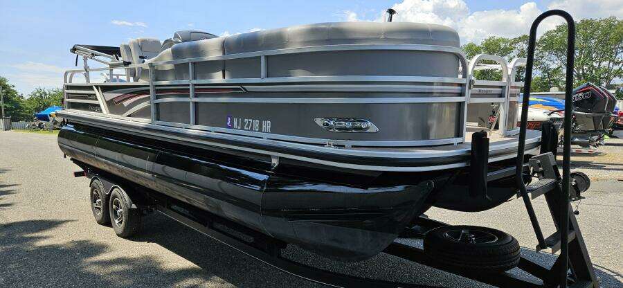 Reata 223 FC 23ft Ranger Yacht For Sale