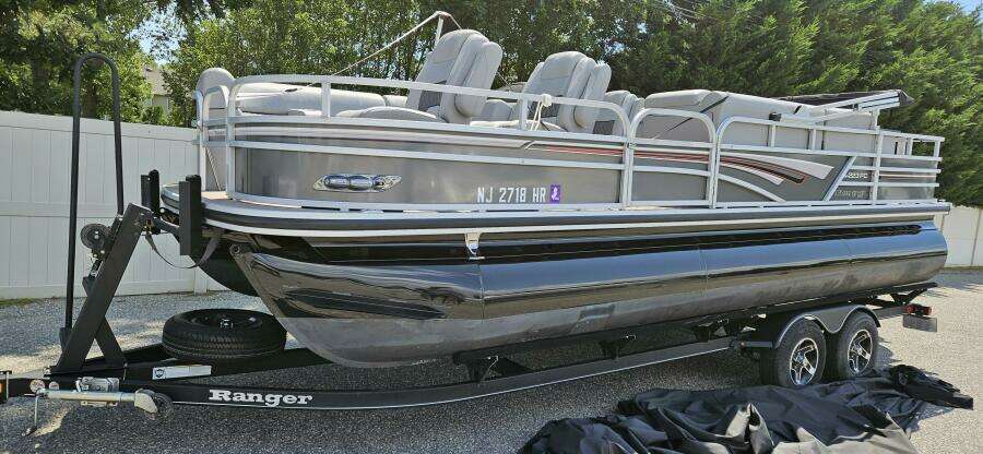 Reata 223 FC 23ft Ranger Yacht For Sale