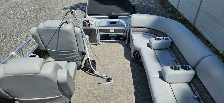 Reata 223 FC 23ft Ranger Yacht For Sale