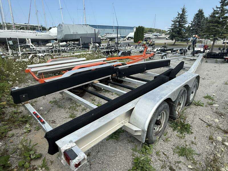 28ft Regal Yacht For Sale
