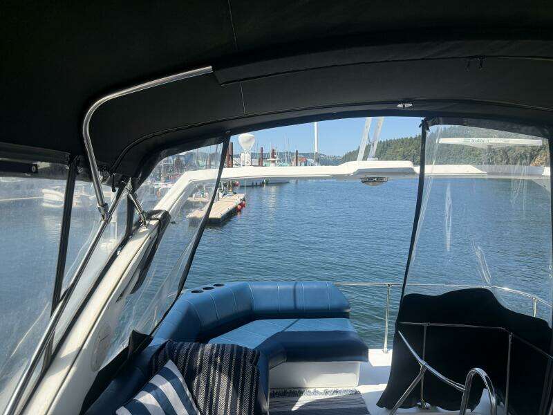 Shelter Belle 38ft Bayliner Yacht For Sale