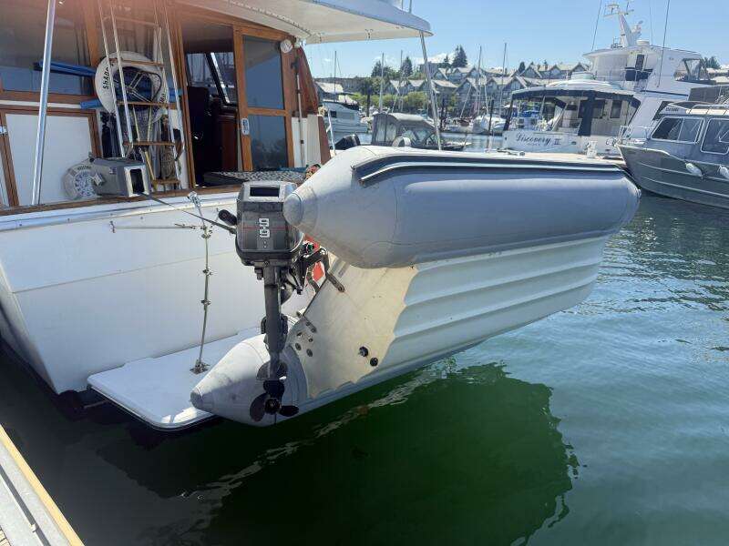 Shelter Belle 38ft Bayliner Yacht For Sale