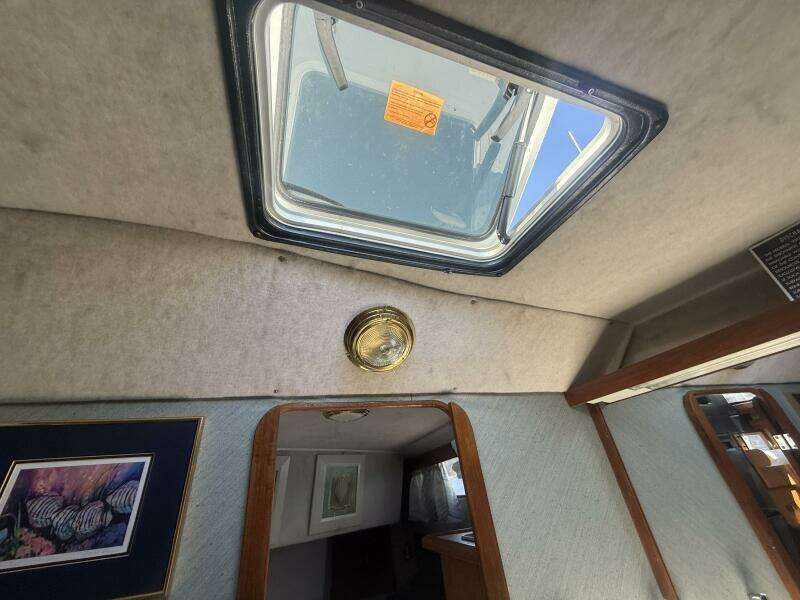 Shelter Belle 38ft Bayliner Yacht For Sale