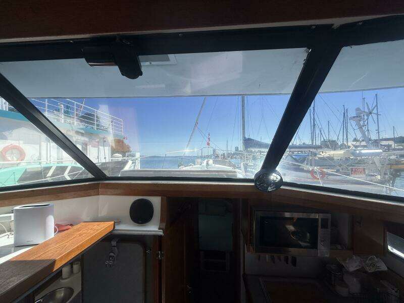 Shelter Belle 38ft Bayliner Yacht For Sale