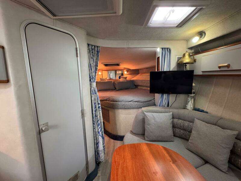 35ft Sea Ray Yacht For Sale