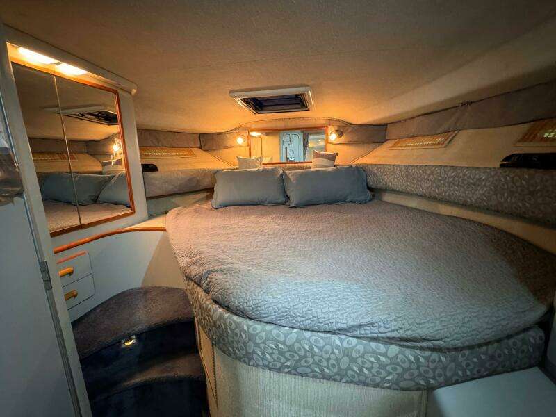 35ft Sea Ray Yacht For Sale
