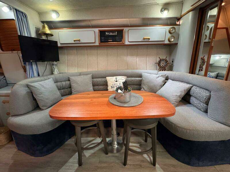 35ft Sea Ray Yacht For Sale