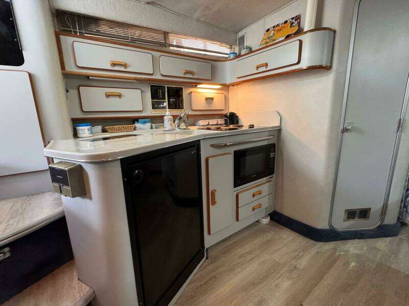 35ft Sea Ray Yacht For Sale