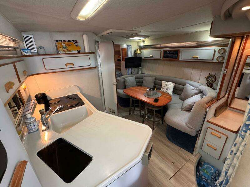 35ft Sea Ray Yacht For Sale