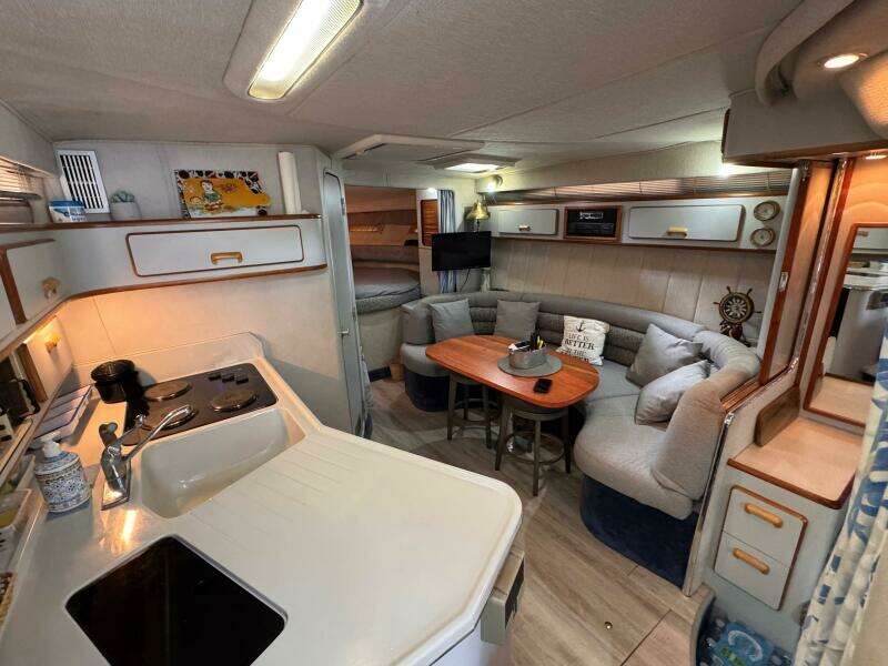 35ft Sea Ray Yacht For Sale