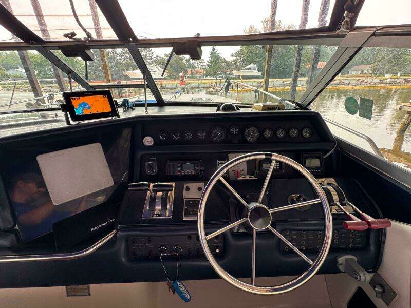 35ft Sea Ray Yacht For Sale