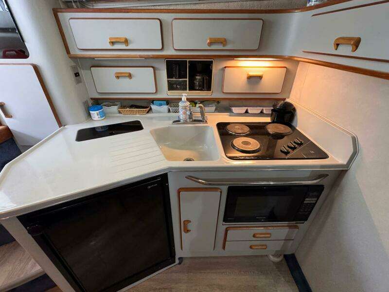 35ft Sea Ray Yacht For Sale