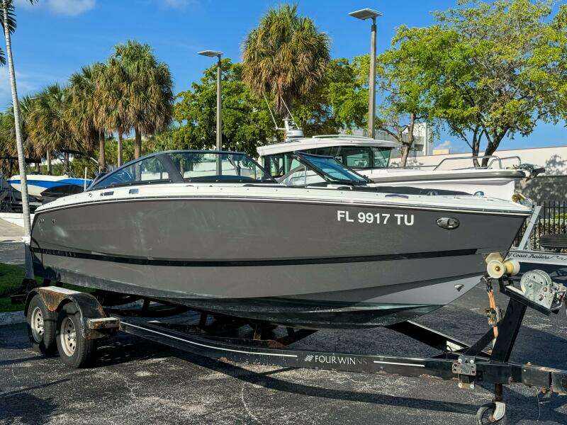 22ft Four Winns Yacht For Sale