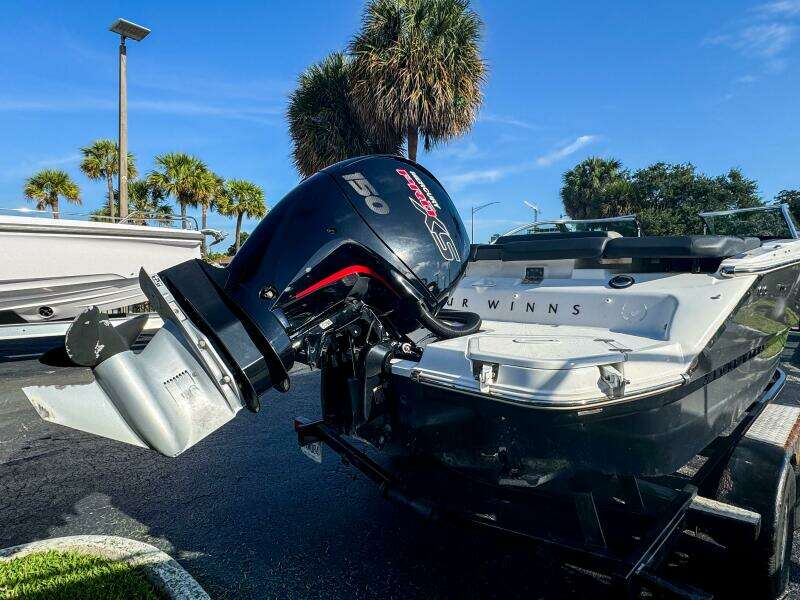 22ft Four Winns Yacht For Sale