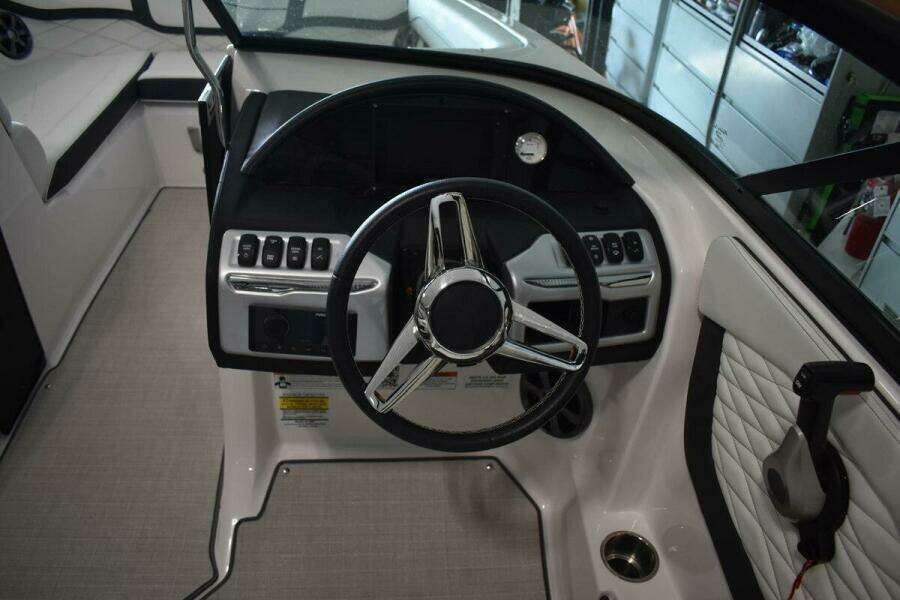 23ft Regal Yacht For Sale