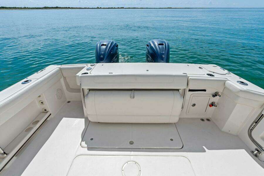 2022 Grady-White 336 Canyon - Cockpit