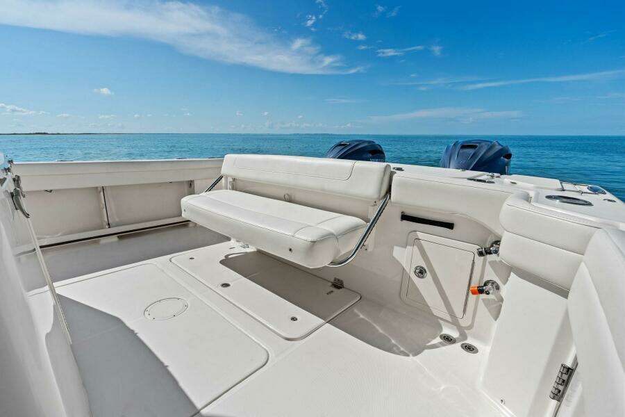 2022 Grady-White 336 Canyon - Cockpit