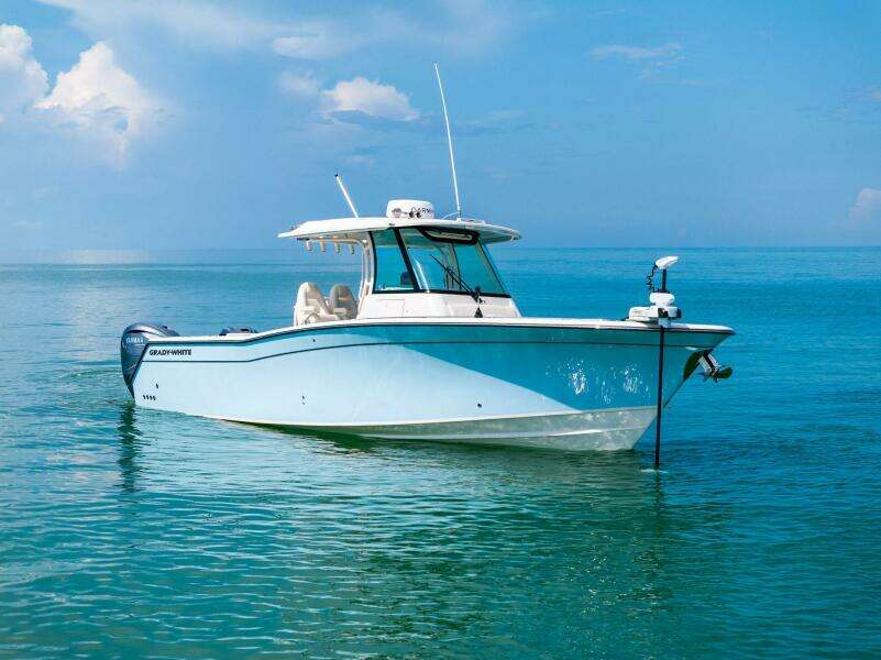2022 Grady-White 336 Canyon - Starboard 3/4 Bow