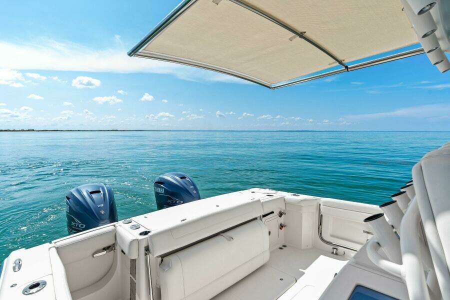 2022 Grady-White 336 Canyon - Cockpit