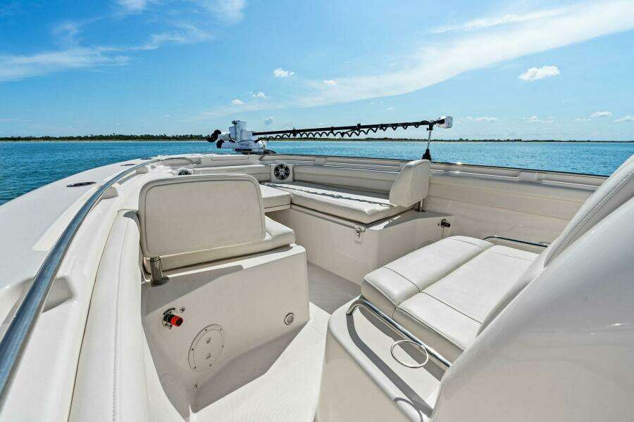 2022 Grady-White 336 Canyon - Bow