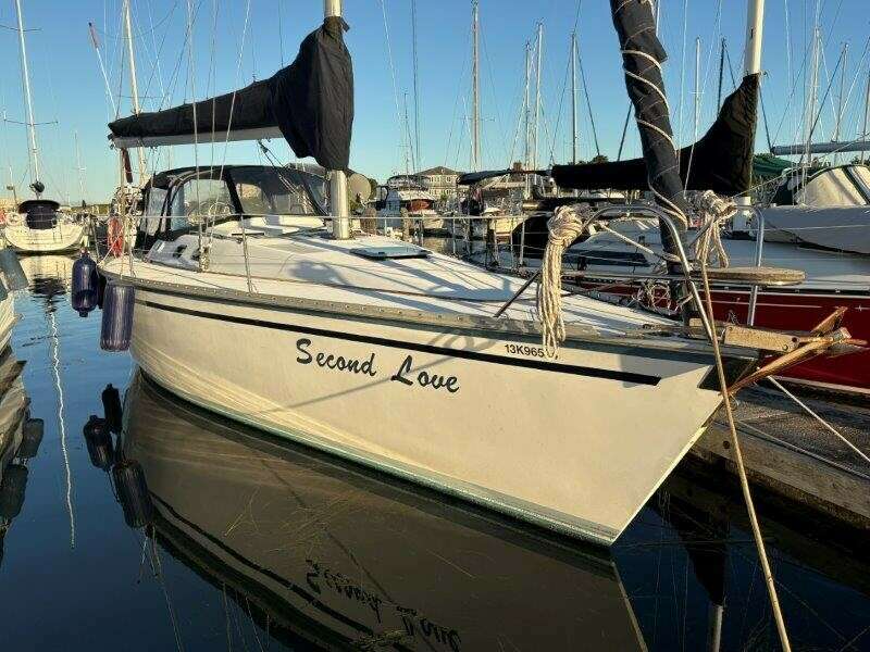 37ft Hunter Yacht For Sale