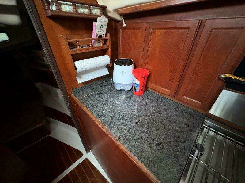 37ft Hunter Yacht For Sale