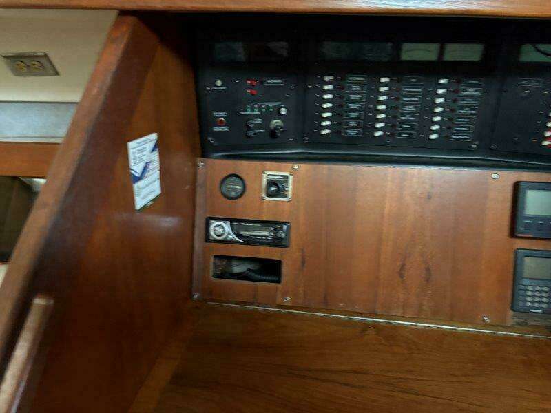 37ft Hunter Yacht For Sale