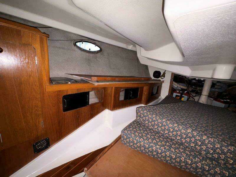 37ft Hunter Yacht For Sale