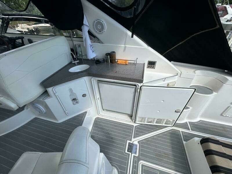 37ft Regal Yacht For Sale