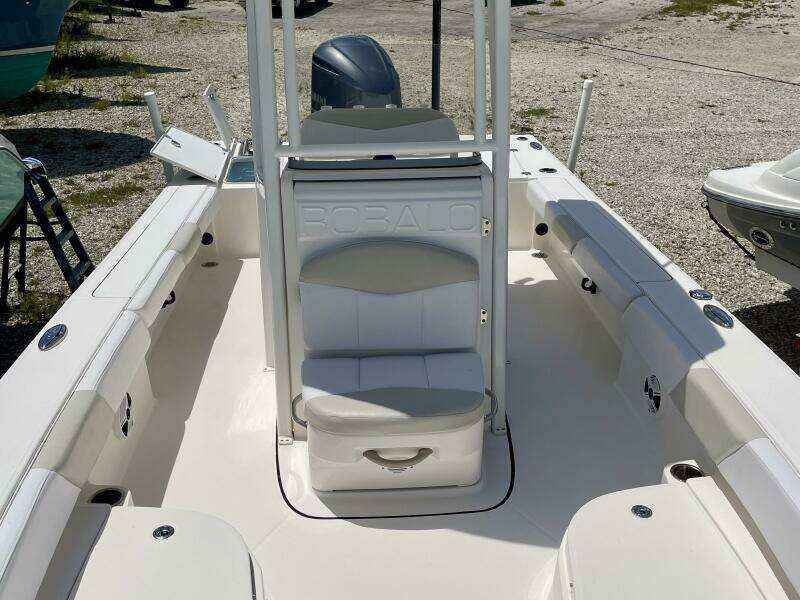 25ft Robalo Yacht For Sale