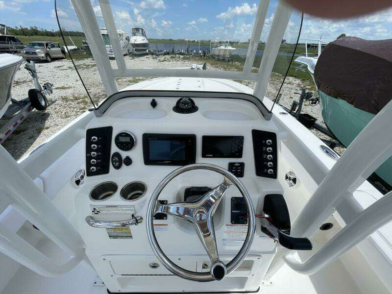 25ft Robalo Yacht For Sale