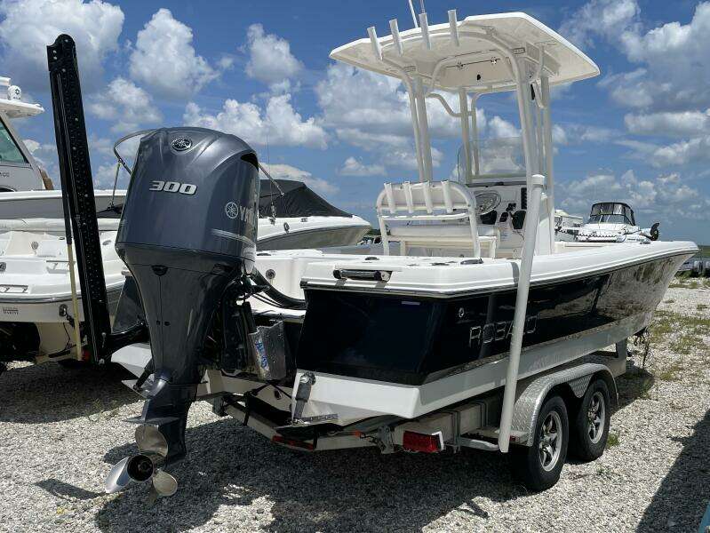25ft Robalo Yacht For Sale