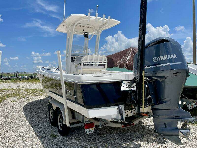 25ft Robalo Yacht For Sale