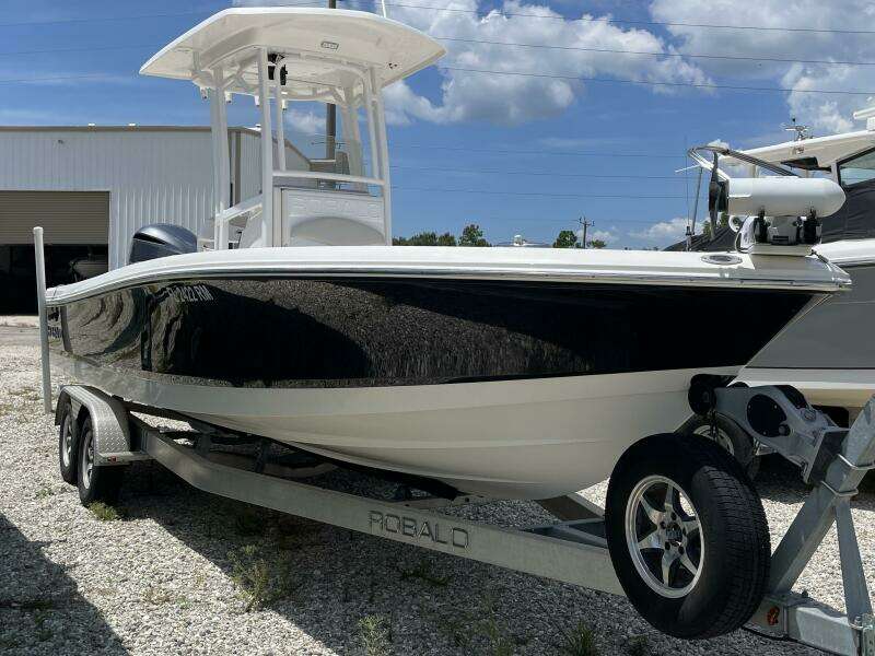 25ft Robalo Yacht For Sale