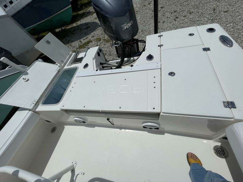 25ft Robalo Yacht For Sale