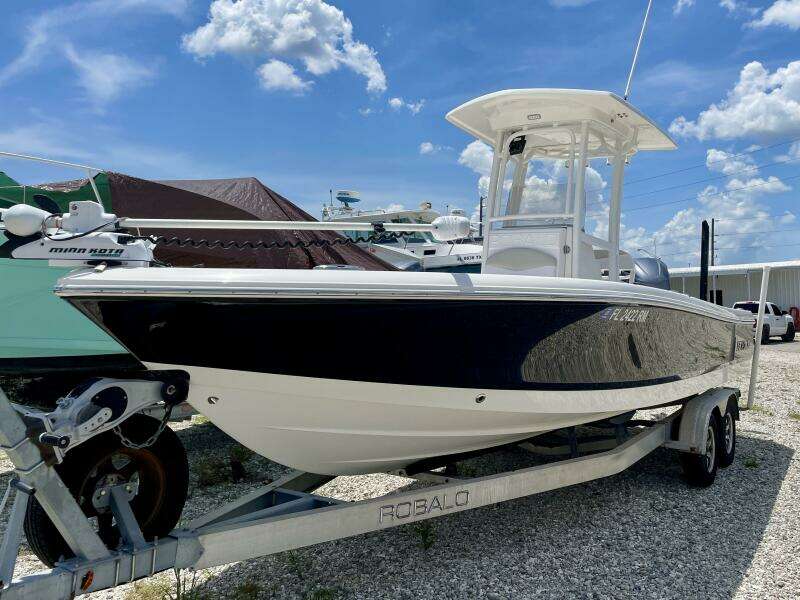 25ft Robalo Yacht For Sale
