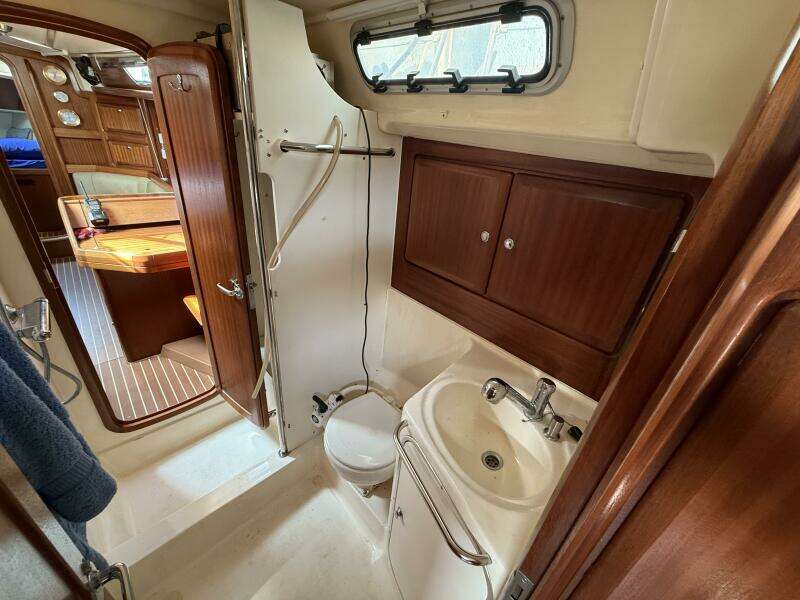 43ft Bavaria Yacht For Sale